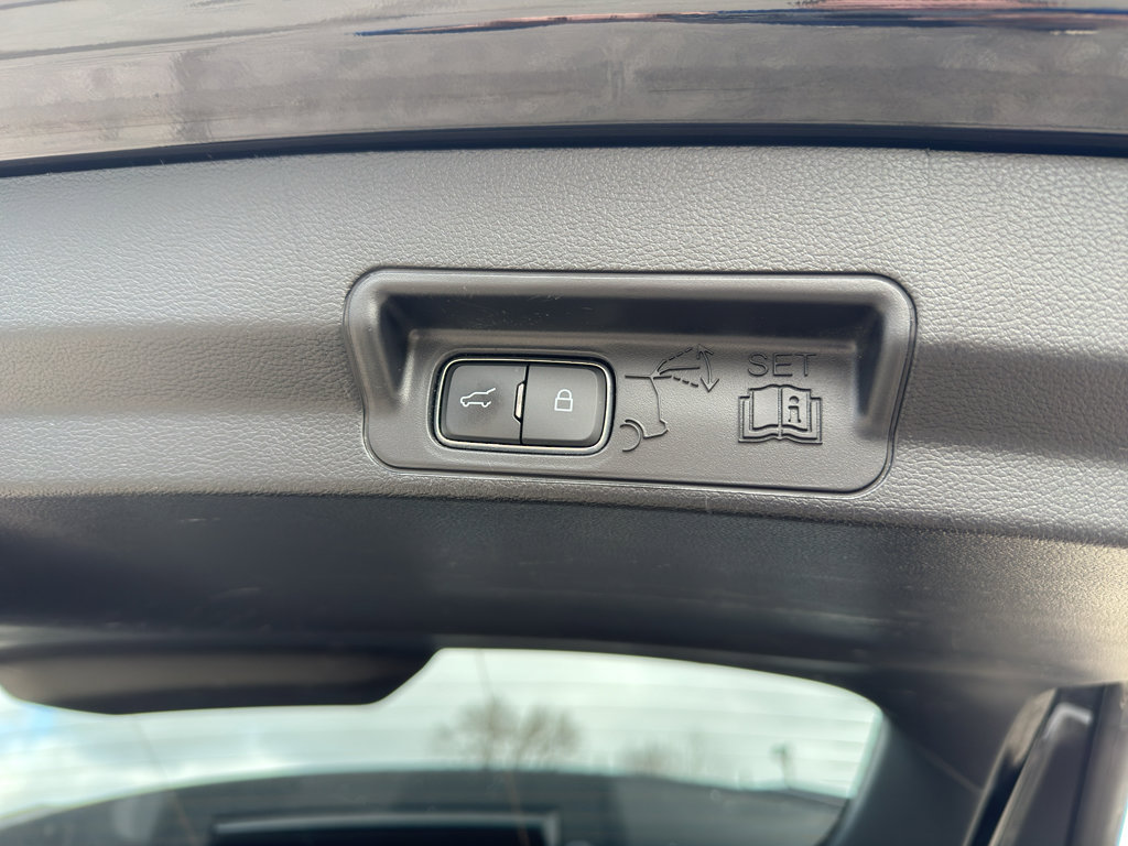 Used 2021 Ford Explorer XLT w/ XLT Sport Appearance Package image 35