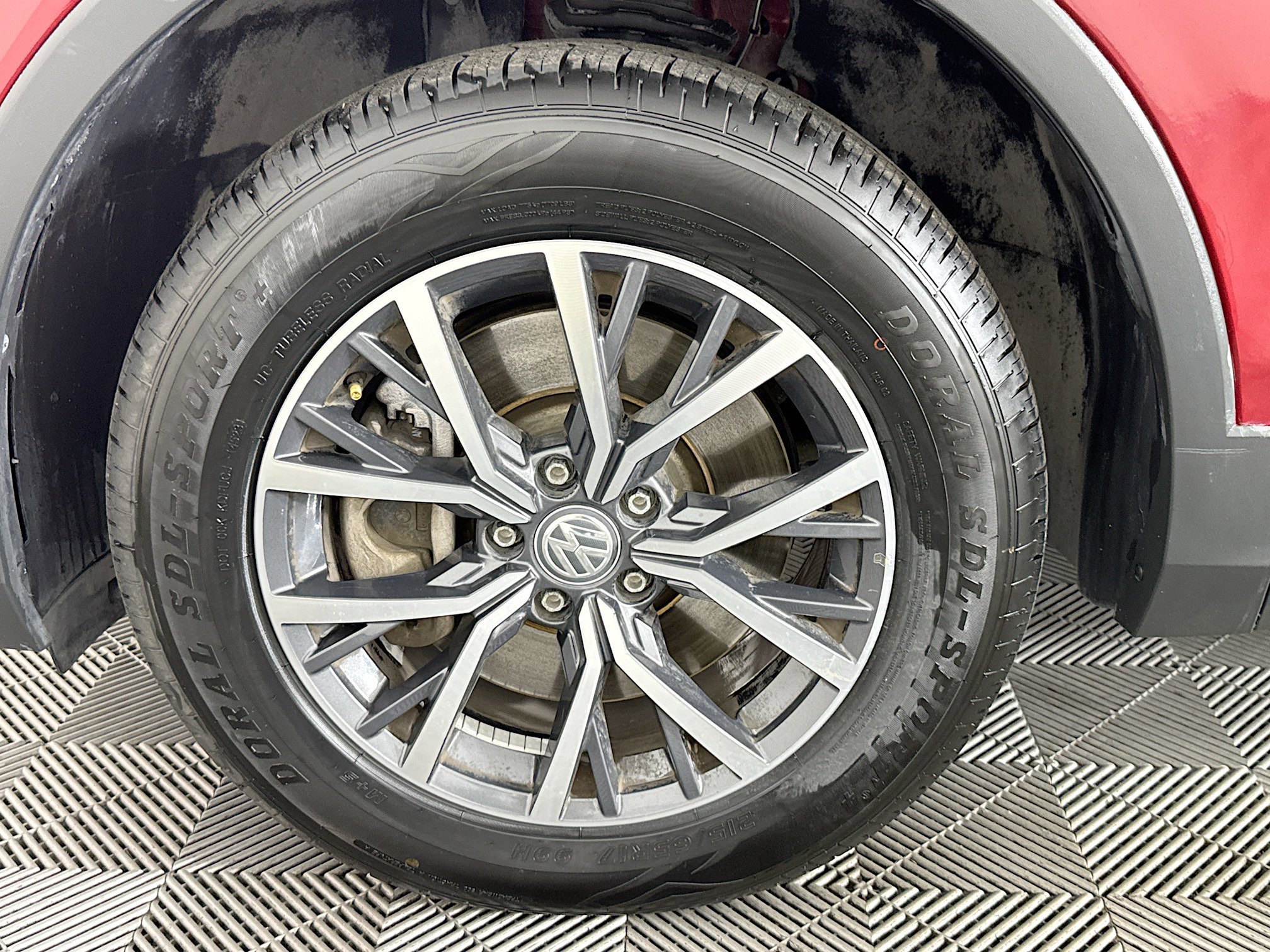Used 2019 Volkswagen Tiguan SE AWD/4WD image 37
