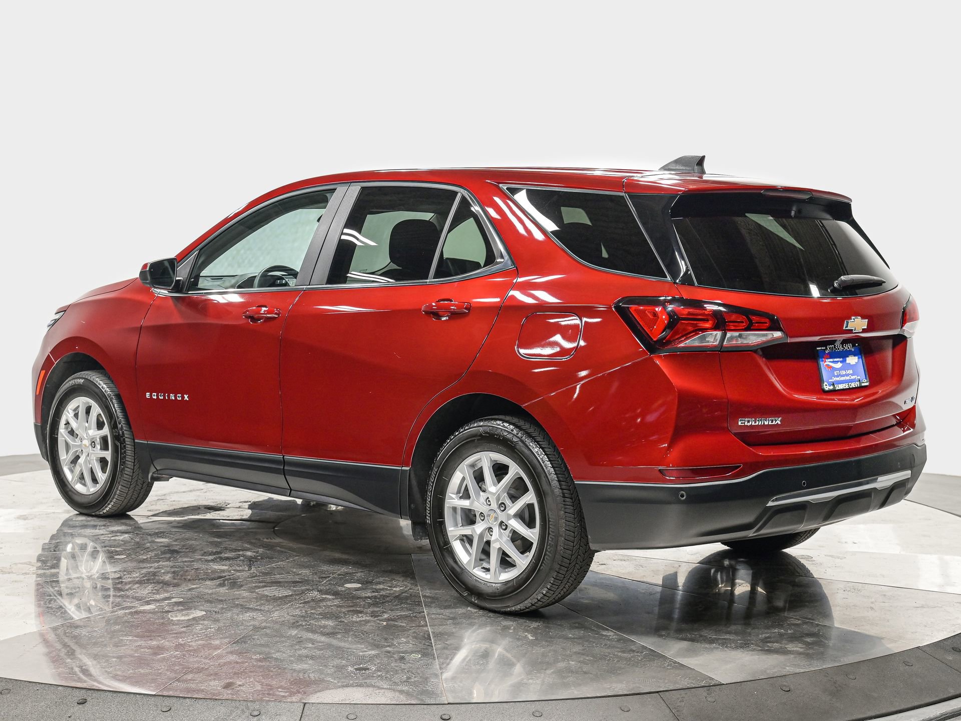 Used 2023 Chevrolet Equinox LT image 4