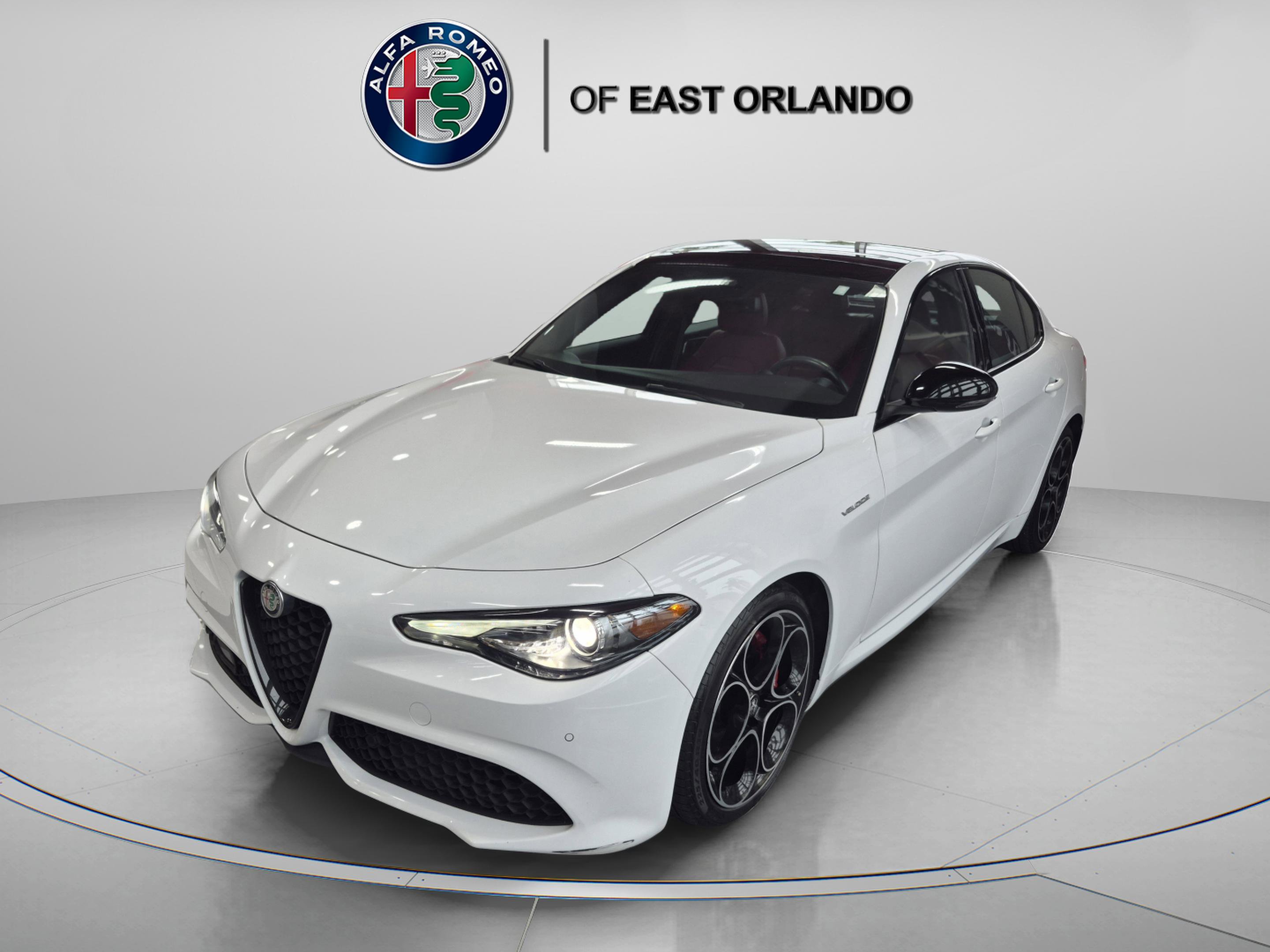 Used 2023 Alfa Romeo Giulia Veloce RWD image 3