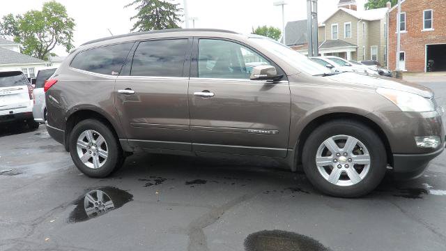 Used 2009 Chevrolet Traverse LT FWD image 4