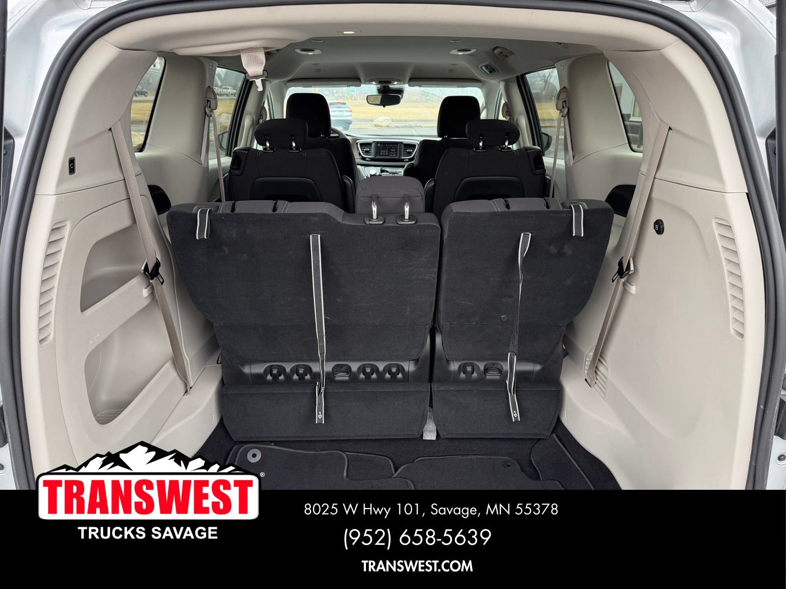 Used 2024 Chrysler Voyager LX FWD image 17