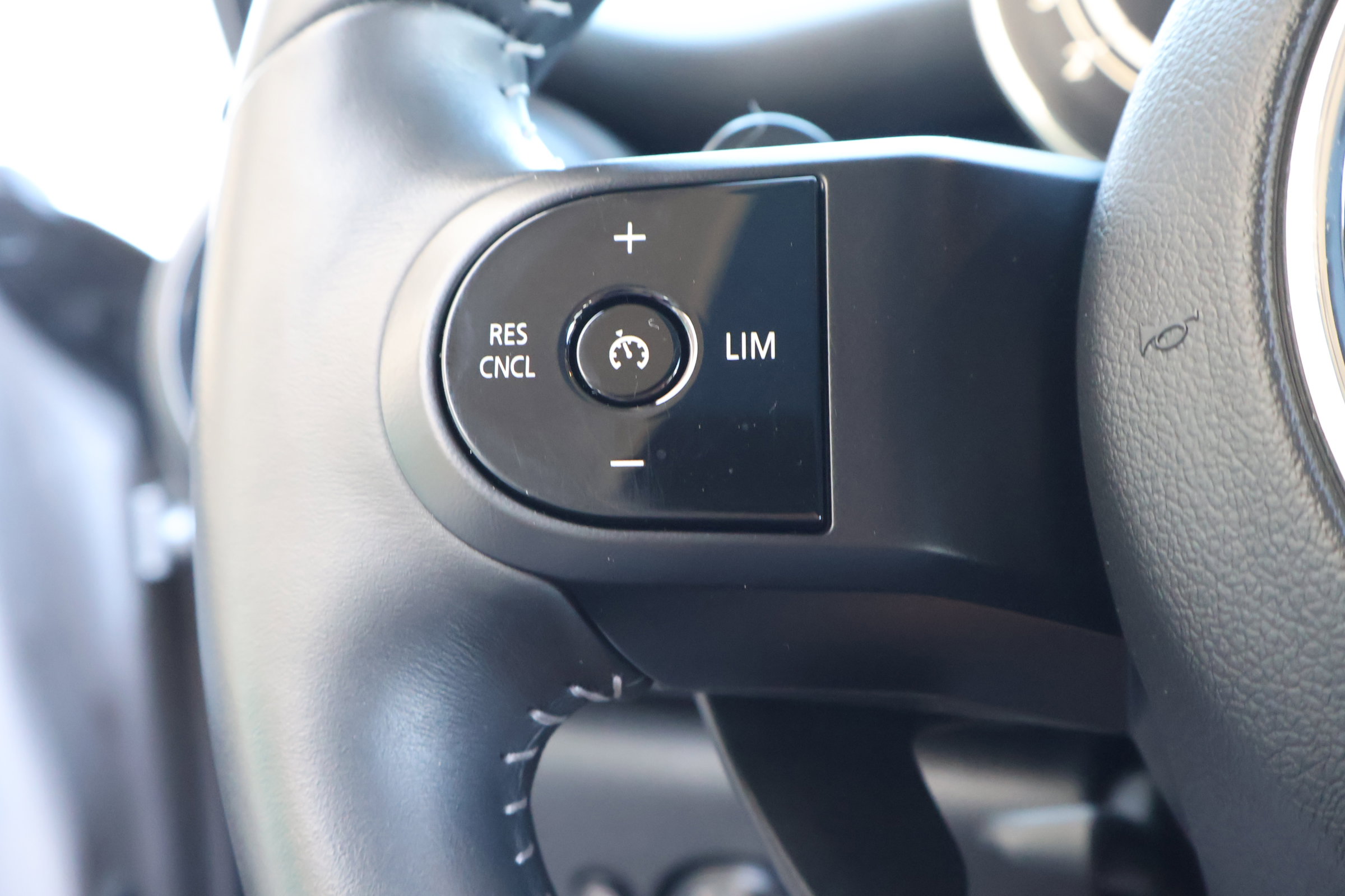 Used 2022 MINI Cooper S w/ Premium Package image 24