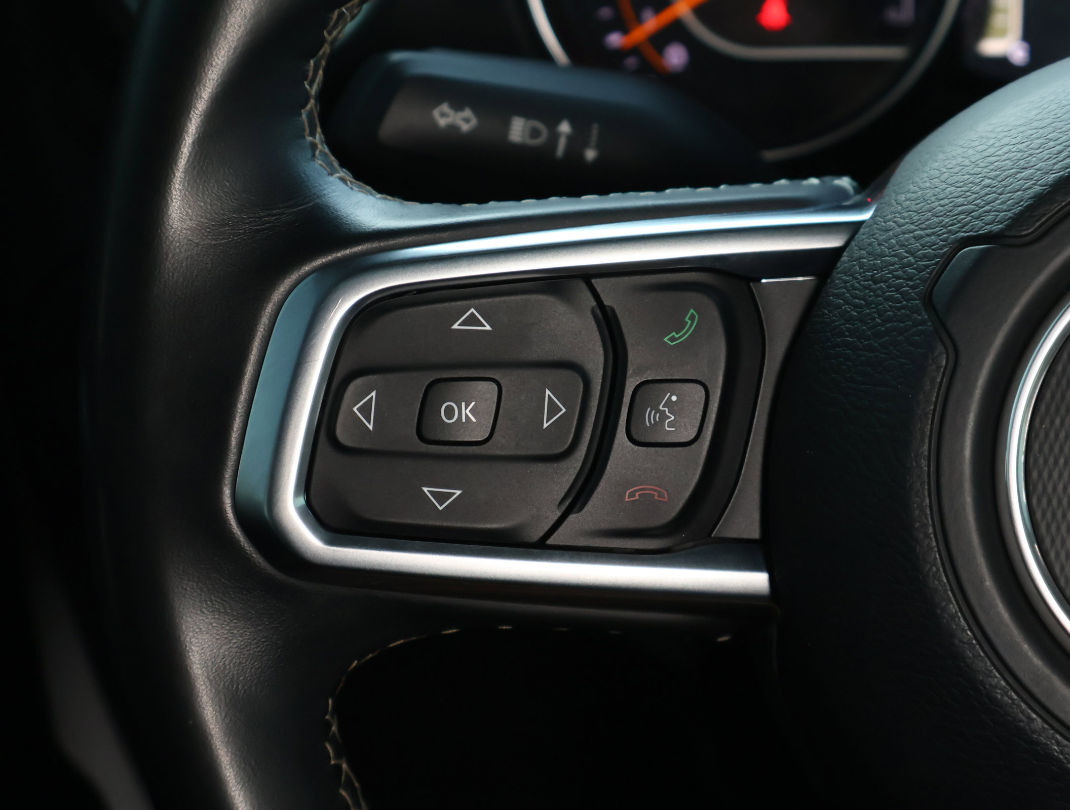 Used 2018 Jeep Wrangler Unlimited Sahara image 11