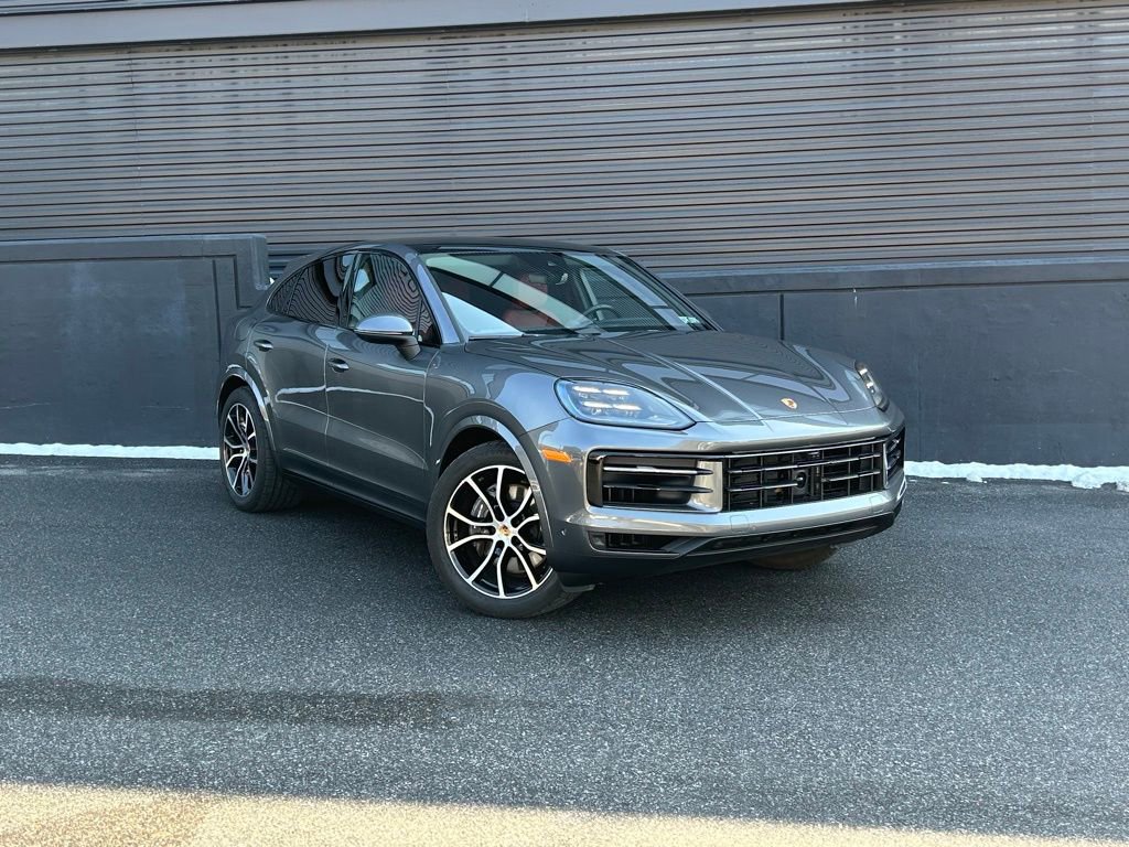 Certified 2025 Porsche Cayenne Coupe image 12