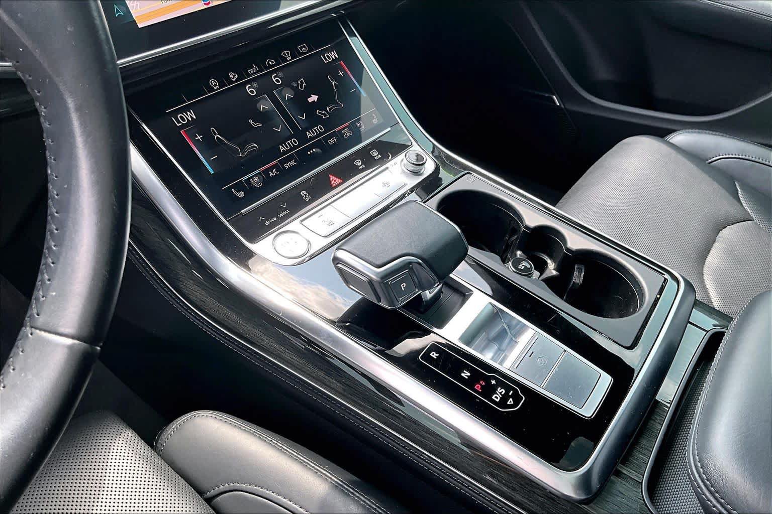 Used 2020 Audi Q8 Prestige AWD/4WD image 16