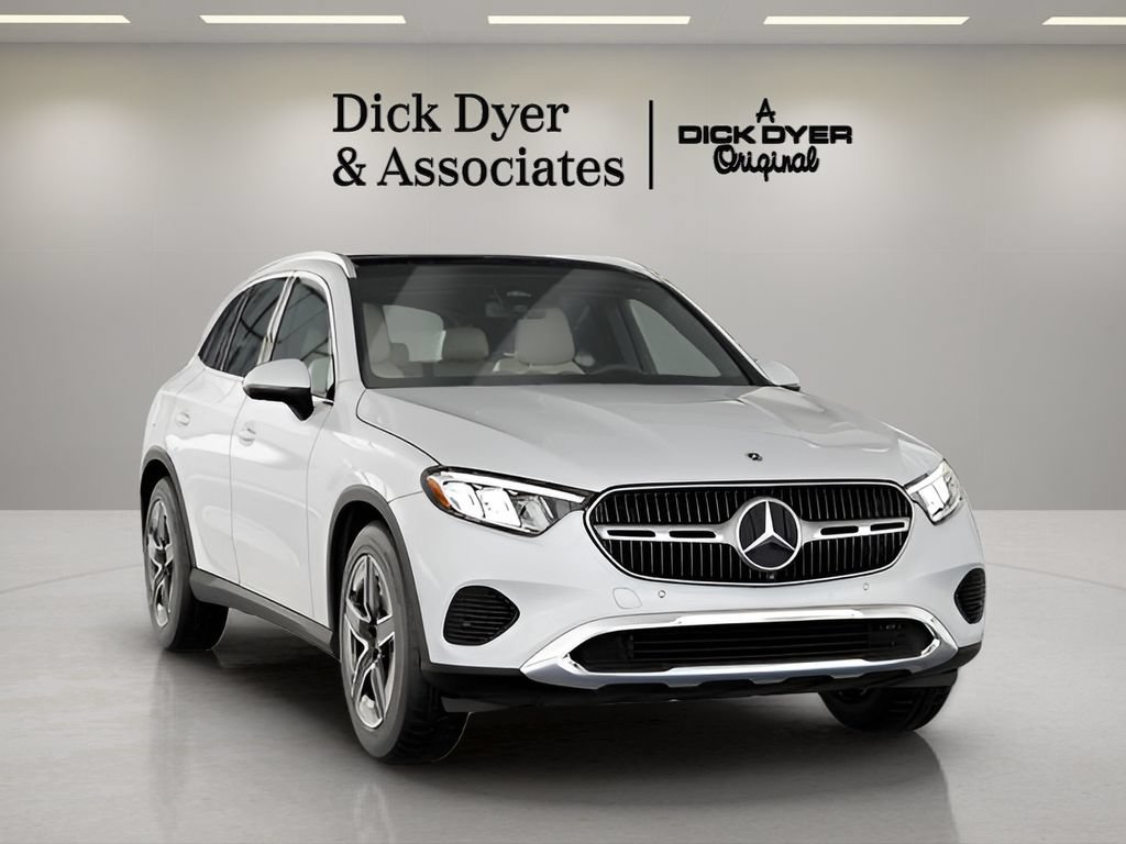 Used 2026 Mercedes-Benz GLC 300 image 4