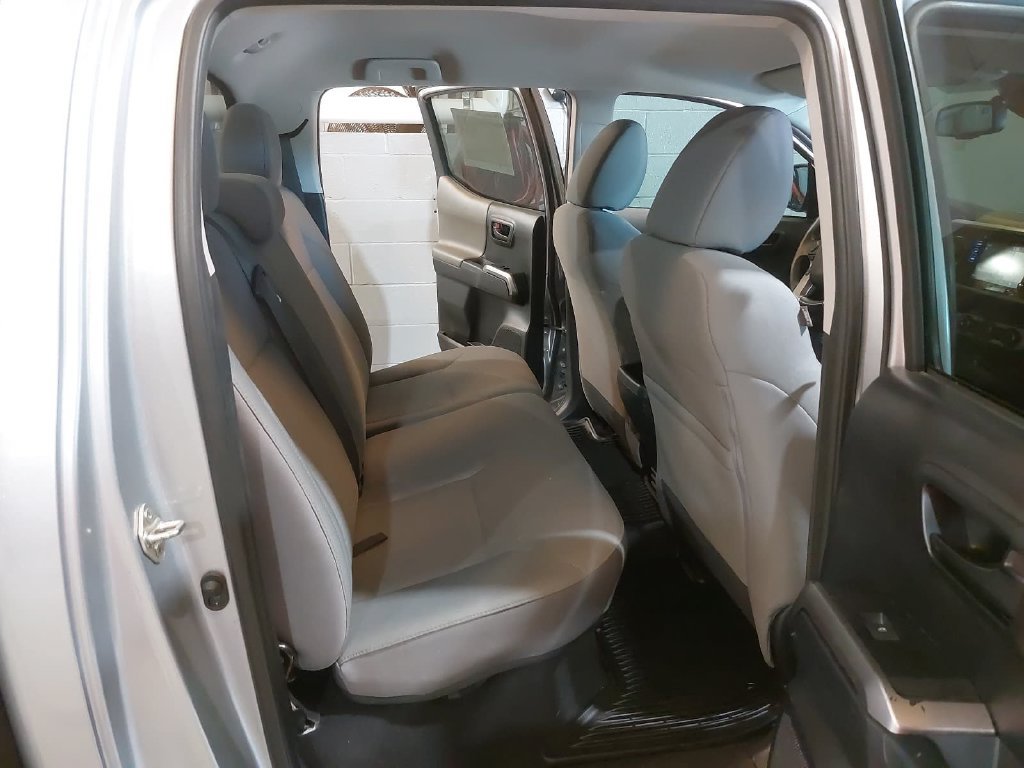 Used 2018 Toyota Tacoma SR5 RWD image 11