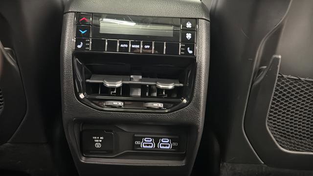 Used 2022 Jeep Grand Cherokee L Limited image 9