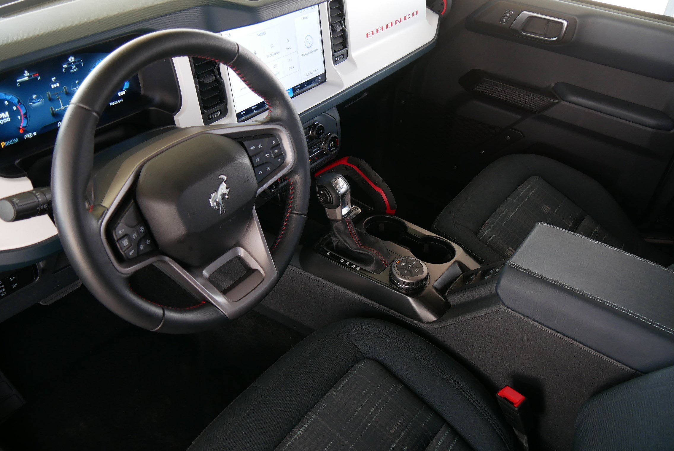 Used 2025 Ford Bronco Heritage Edition AWD/4WD image 14