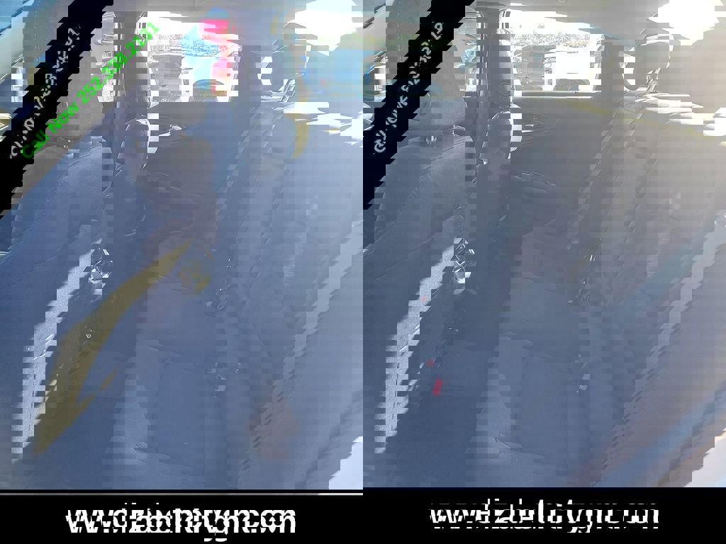 Used 2023 Chevrolet Malibu LT image 4