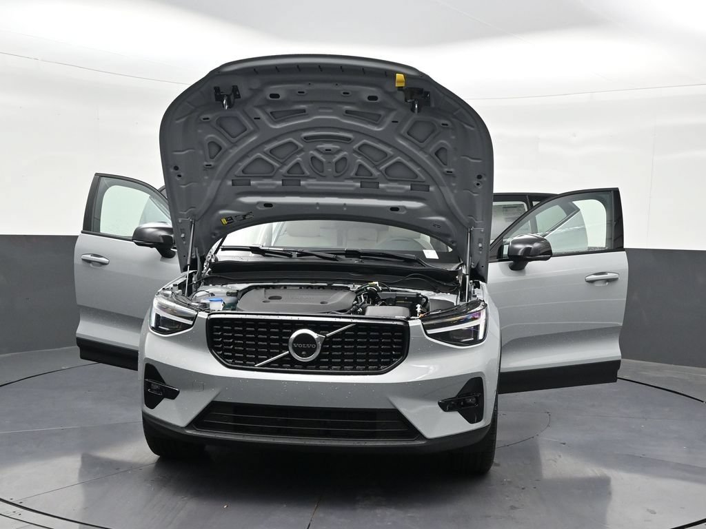 New 2026 Volvo XC40 B5 Plus w/ Protection Package Premier AWD/4WD image 34