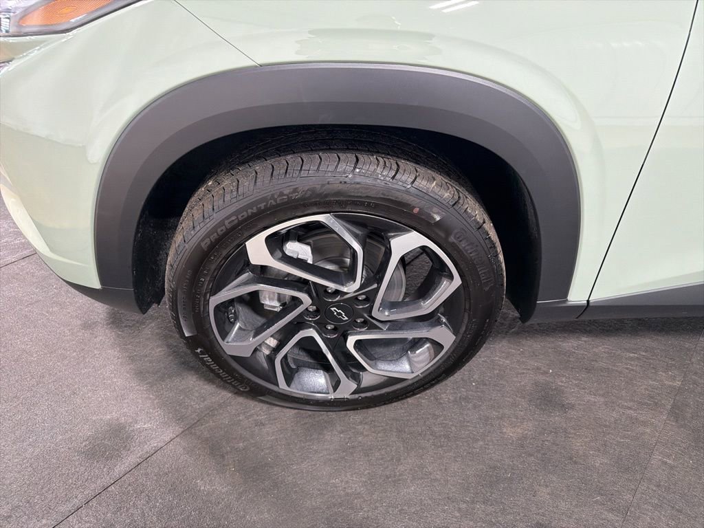 Certified 2024 Chevrolet Trax RS w/ Driver Confidence Package image 36