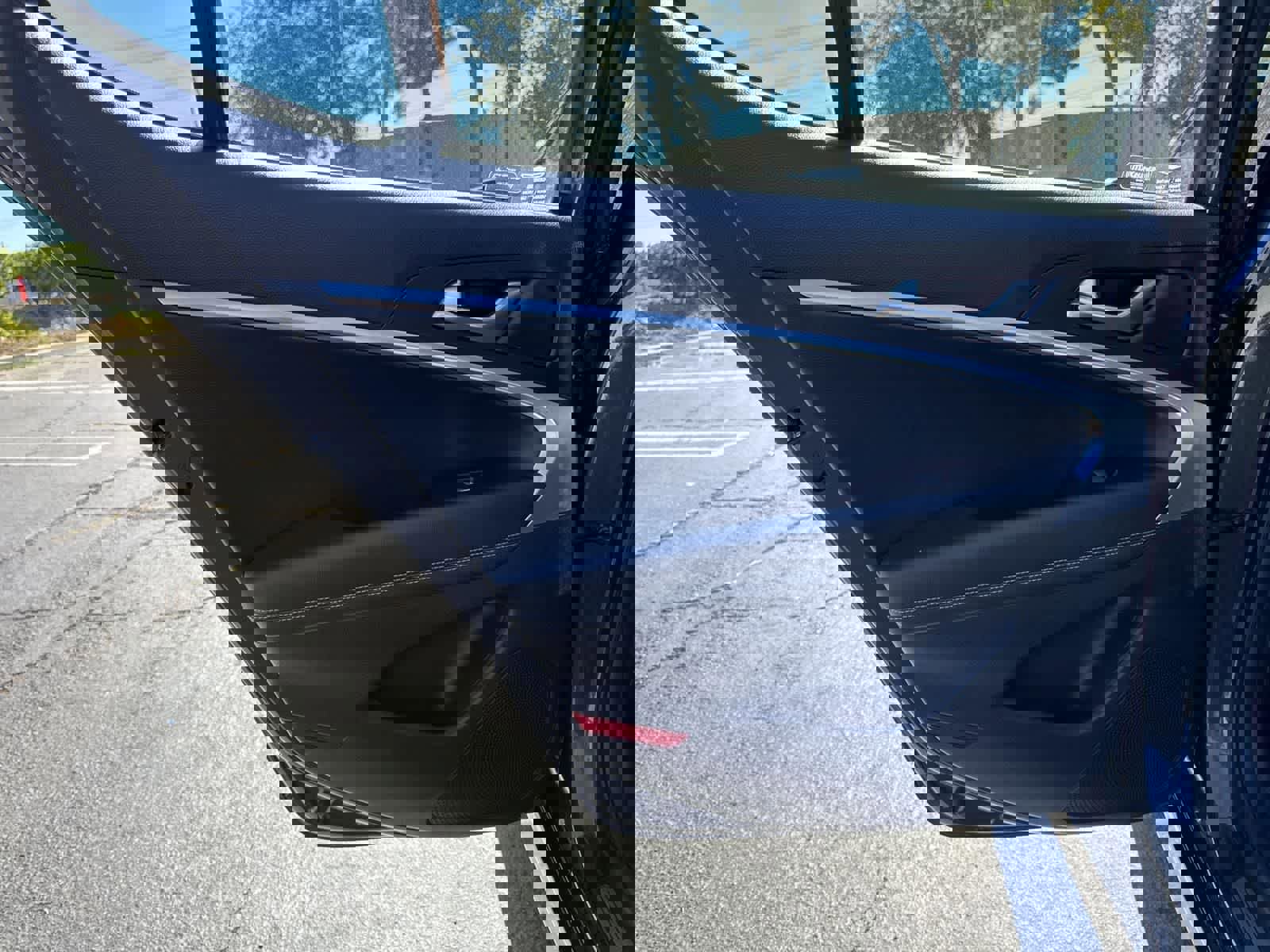 Used 2023 Genesis G70 2.0T image 25