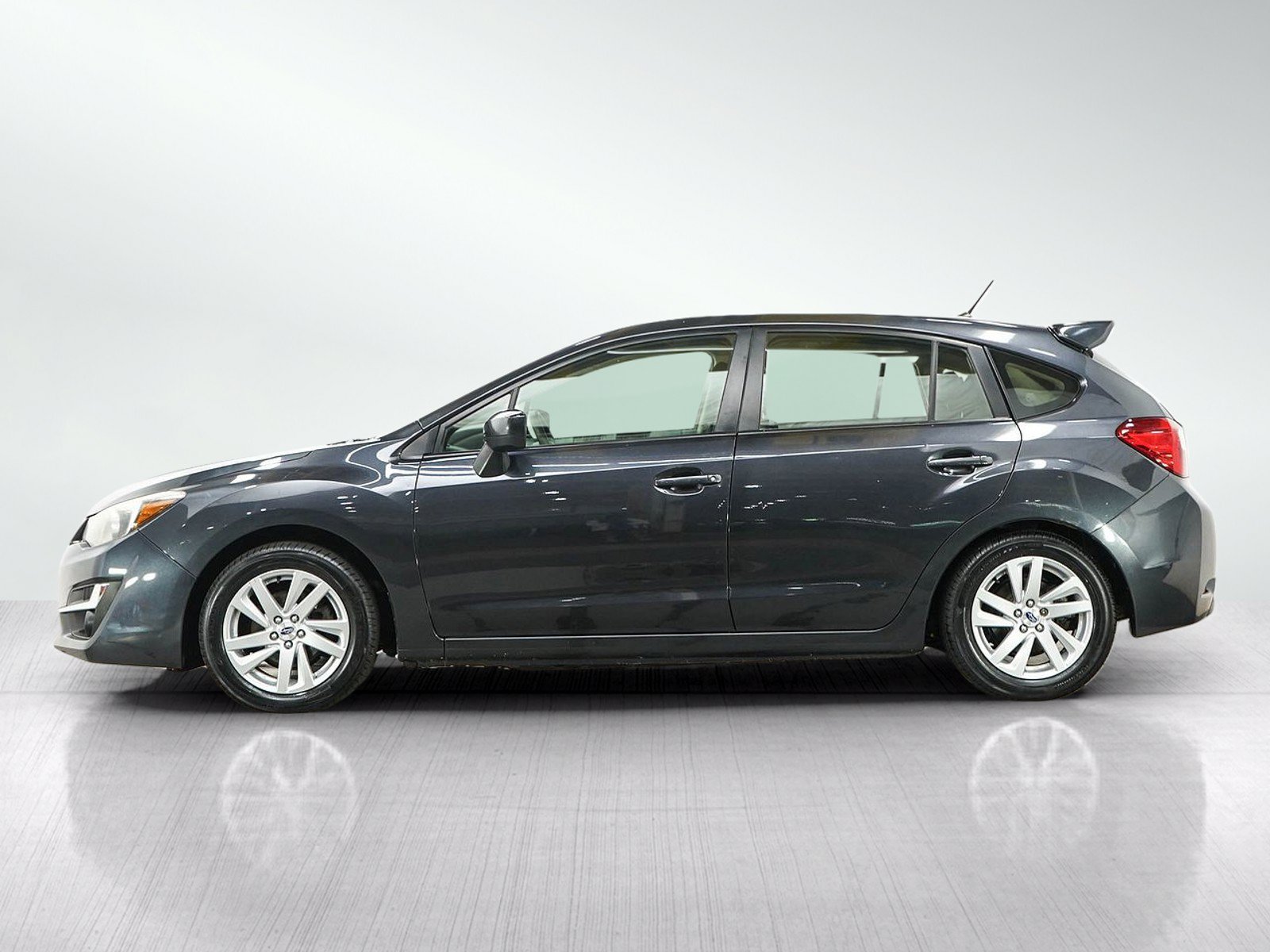 Used 2016 Subaru Impreza 2.0i Premium AWD/4WD image 2