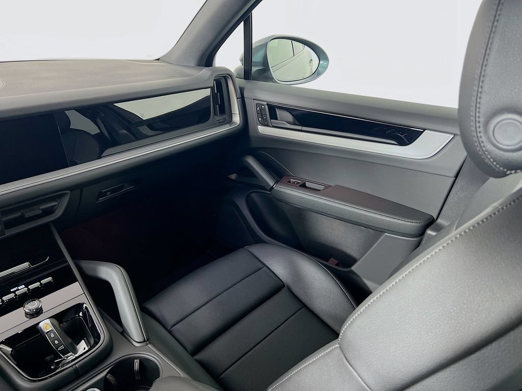 New 2026 Porsche Cayenne AWD/4WD image 26