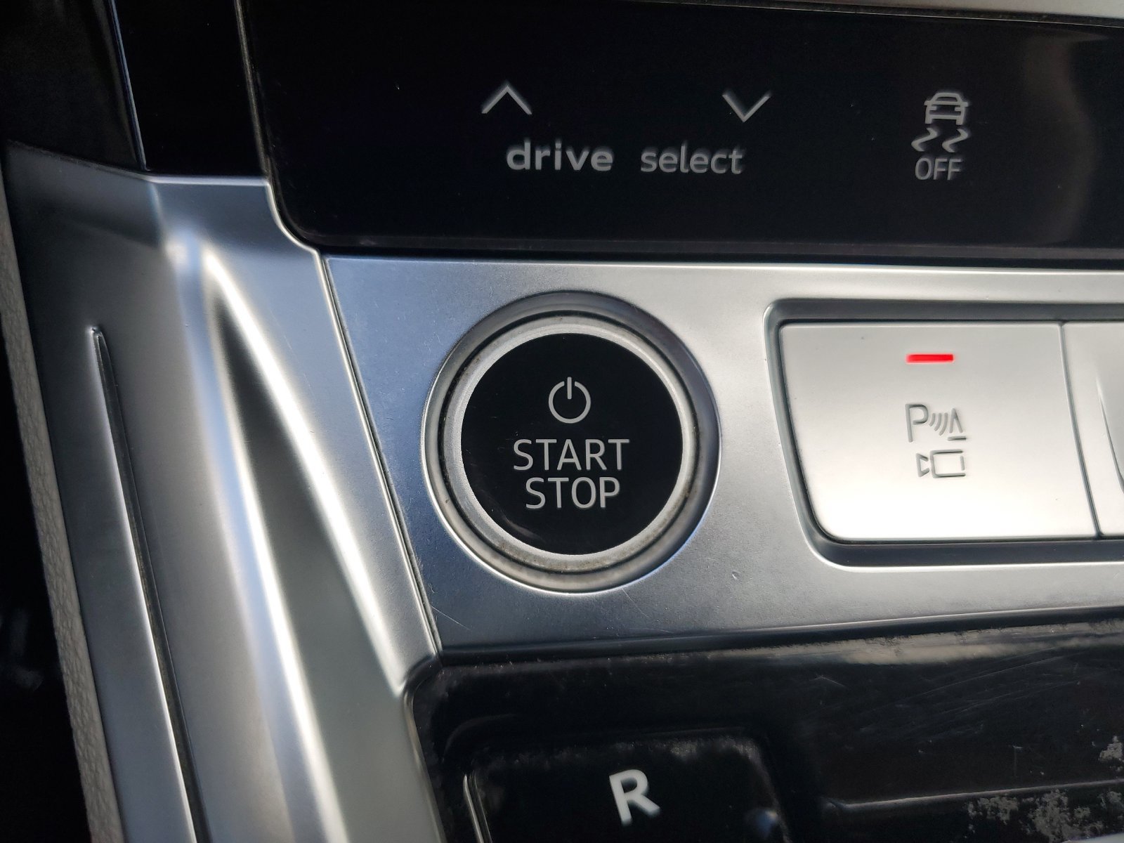 Used 2024 Audi Q8 e-tron Premium Plus AWD/4WD image 28