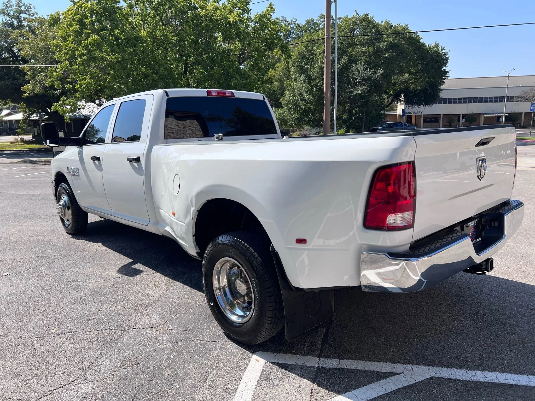 Used 2018 RAM 3500 Tradesman w/ Chrome Appearance Group image 7