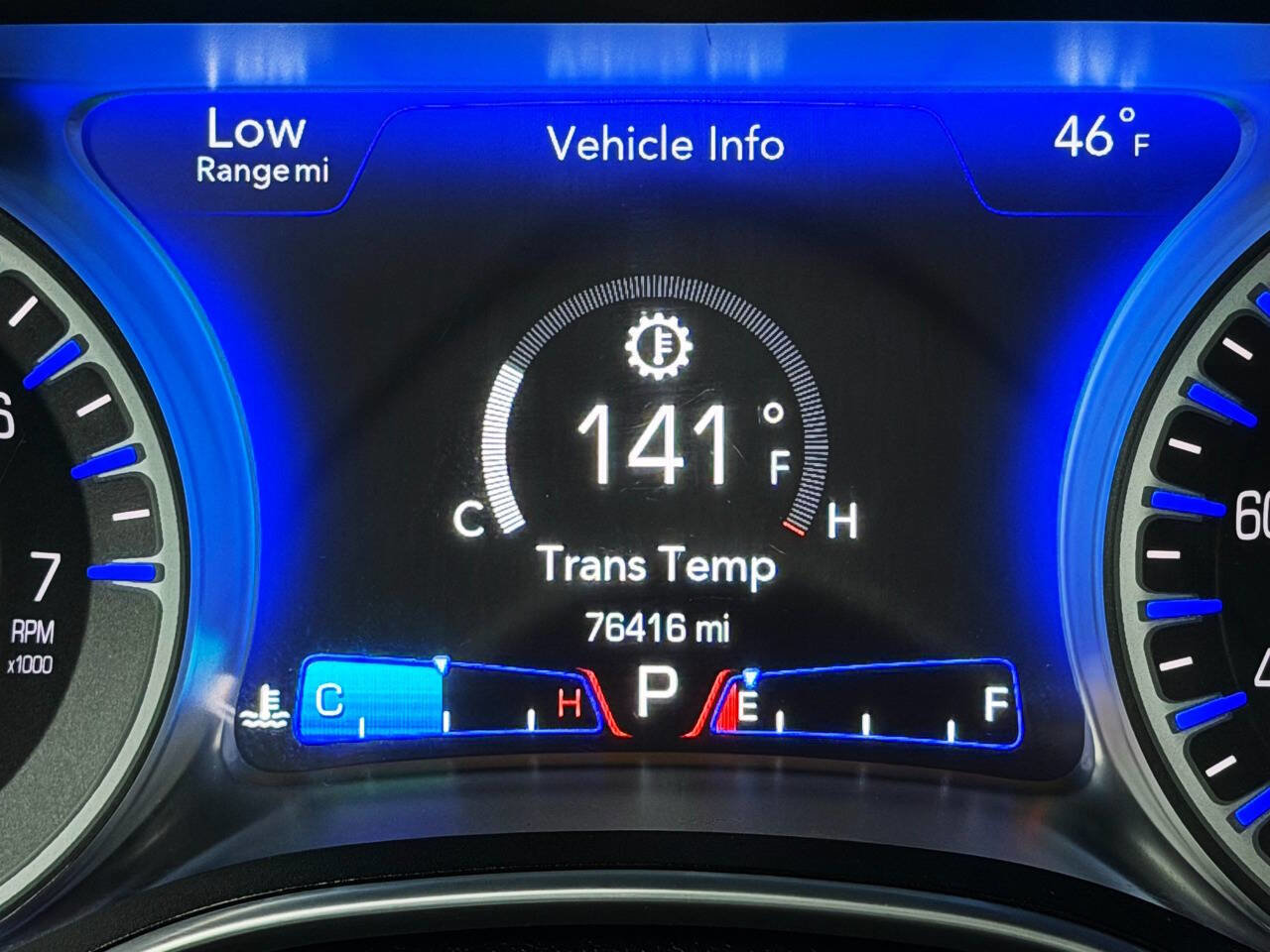 Used 2017 Chrysler 300 C Platinum image 30