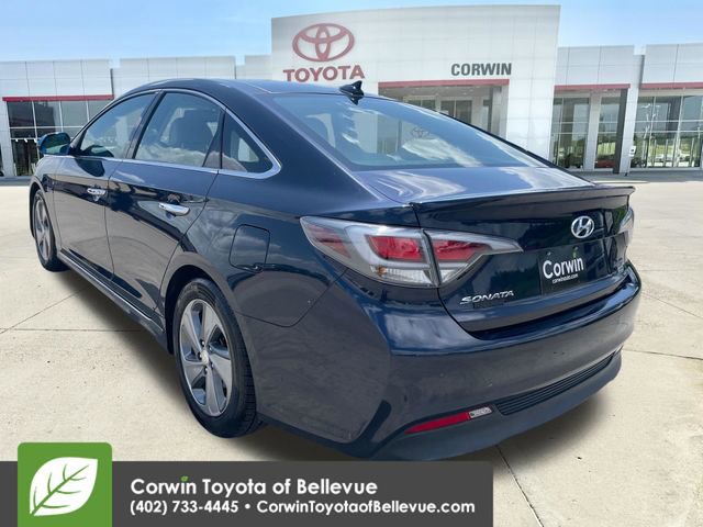 Used 2017 Hyundai Sonata Limited w/ Ultimate Package 02 FWD image 3