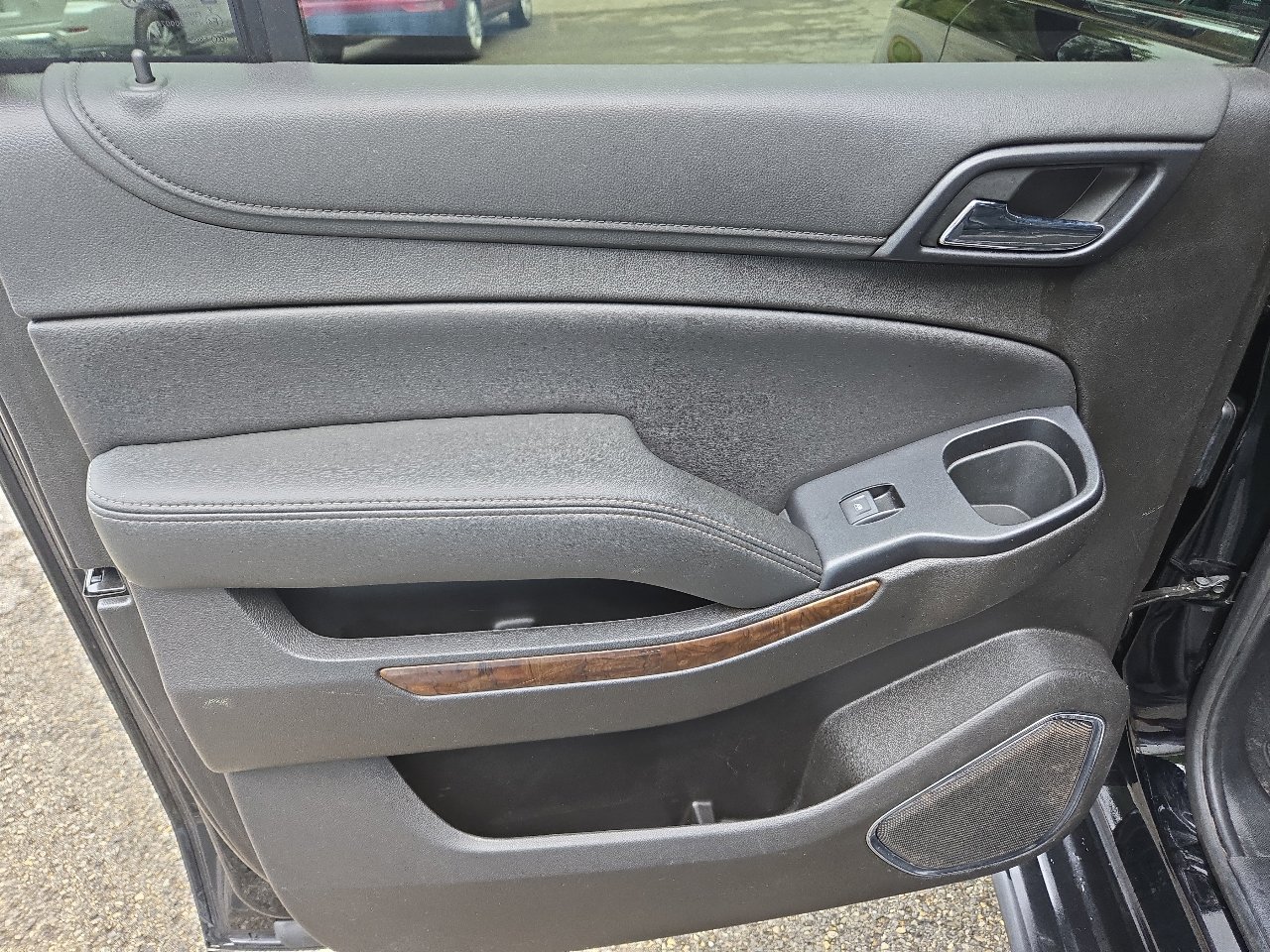 Used 2019 Chevrolet Suburban LT image 11
