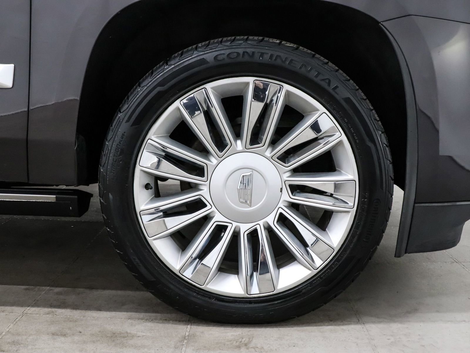 Used 2016 Cadillac Escalade Platinum image 11