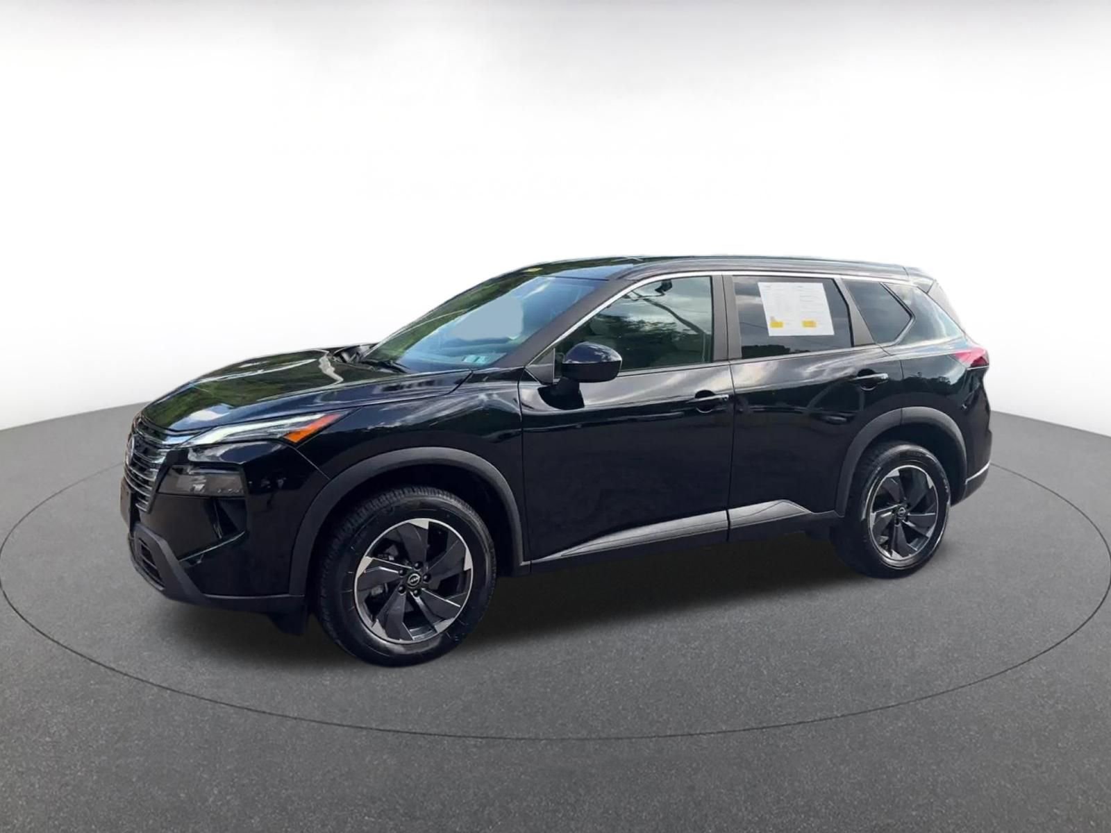 Used 2025 Nissan Rogue SV FWD image 8