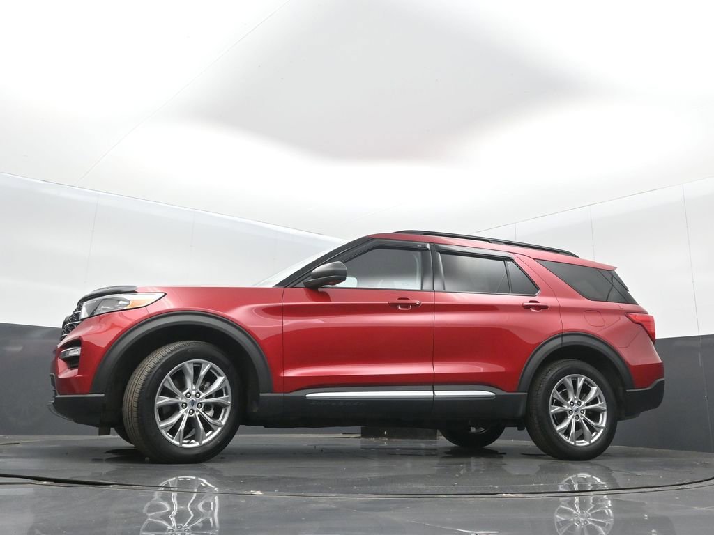 Used 2022 Ford Explorer XLT w/ Equipment Group 202A image 29