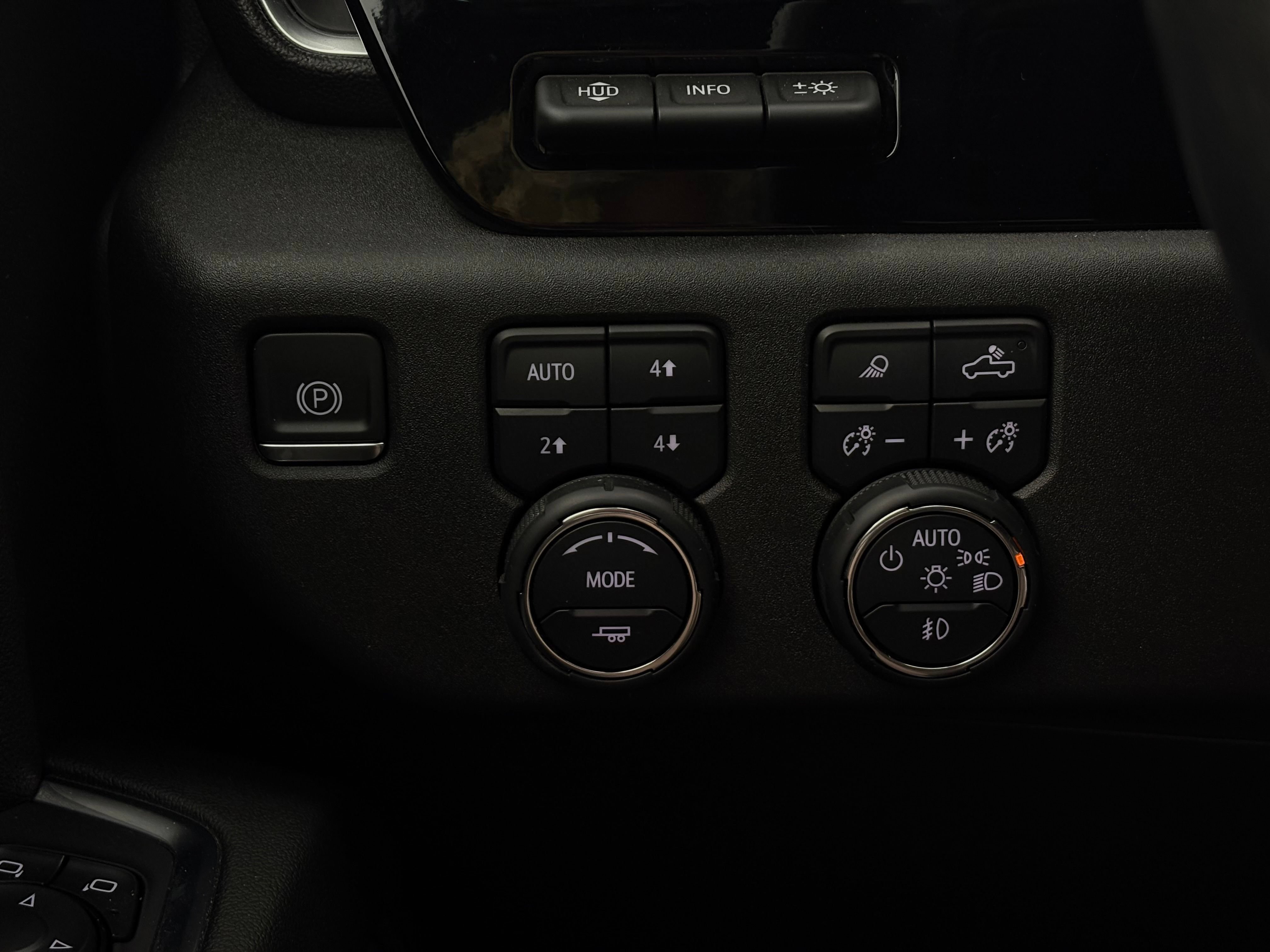 Used 2023 Chevrolet Silverado 1500 High Country AWD/4WD image 25
