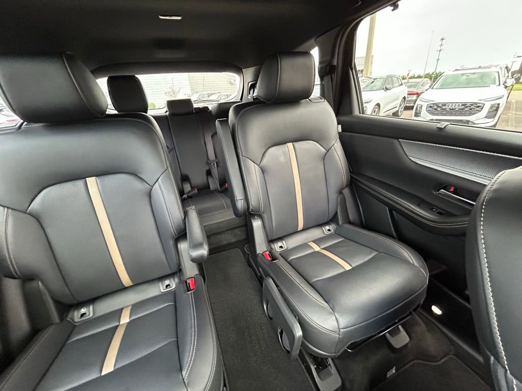 Used 2025 MAZDA CX-90 Plug-In Hybrid w/ Premium Plus image 14