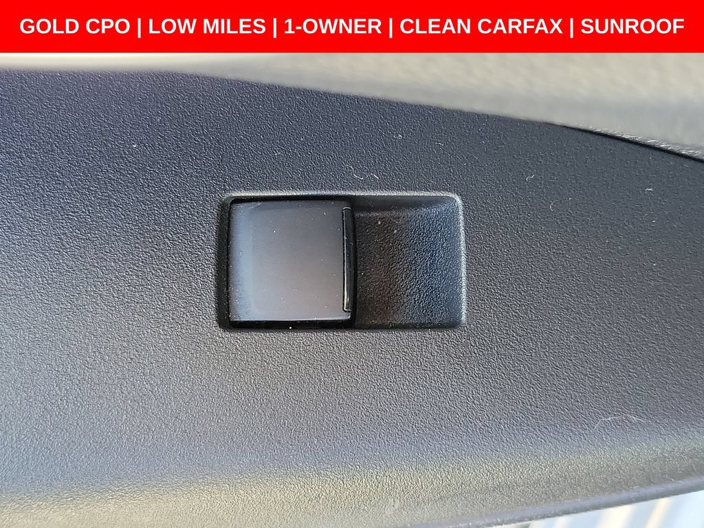 Used 2024 Toyota Corolla SE w/ SE Package FWD image 19