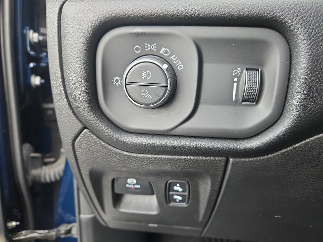 Used 2022 RAM 1500 Big Horn AWD/4WD image 22