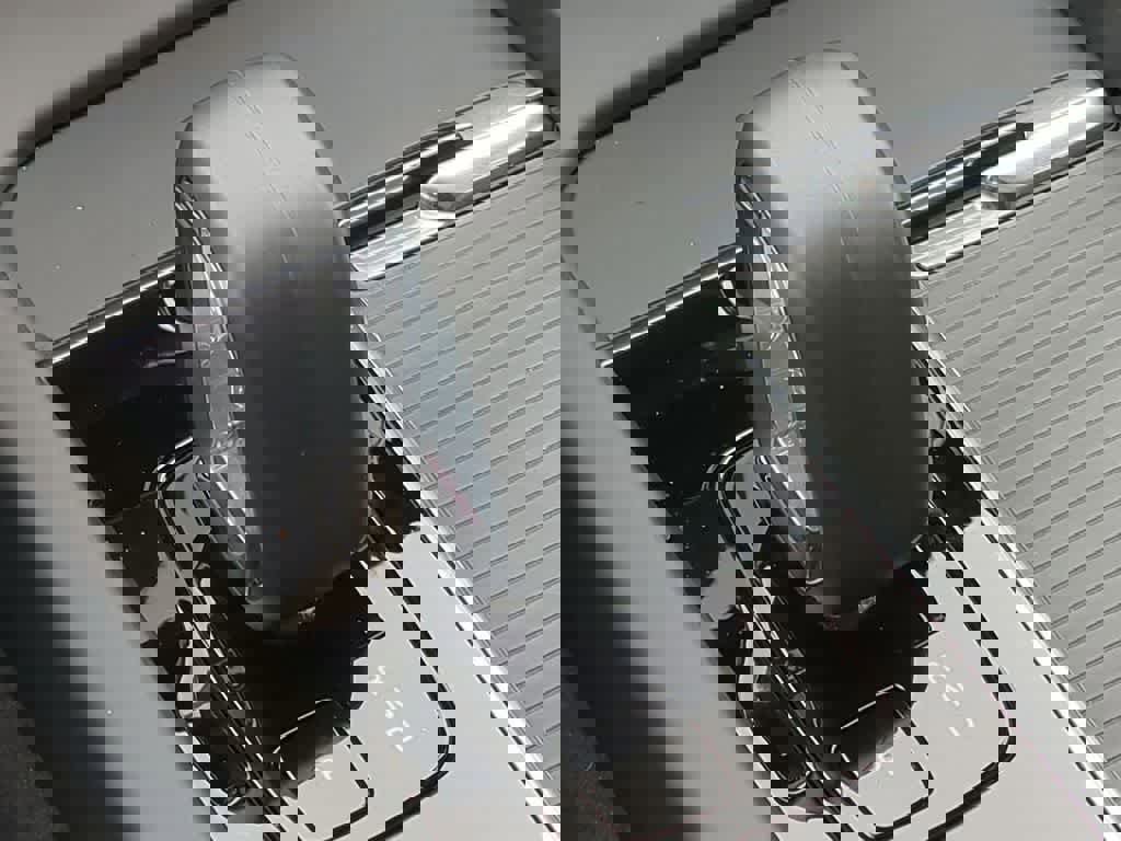 Certified 2025 Volvo XC60 T8 Core w/ Protection Package Premier image 29