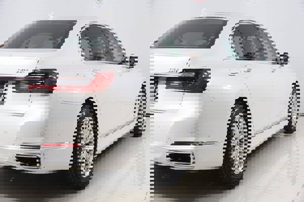 Used 2020 BMW 740i xDrive w/ Cold Weather Package image 54