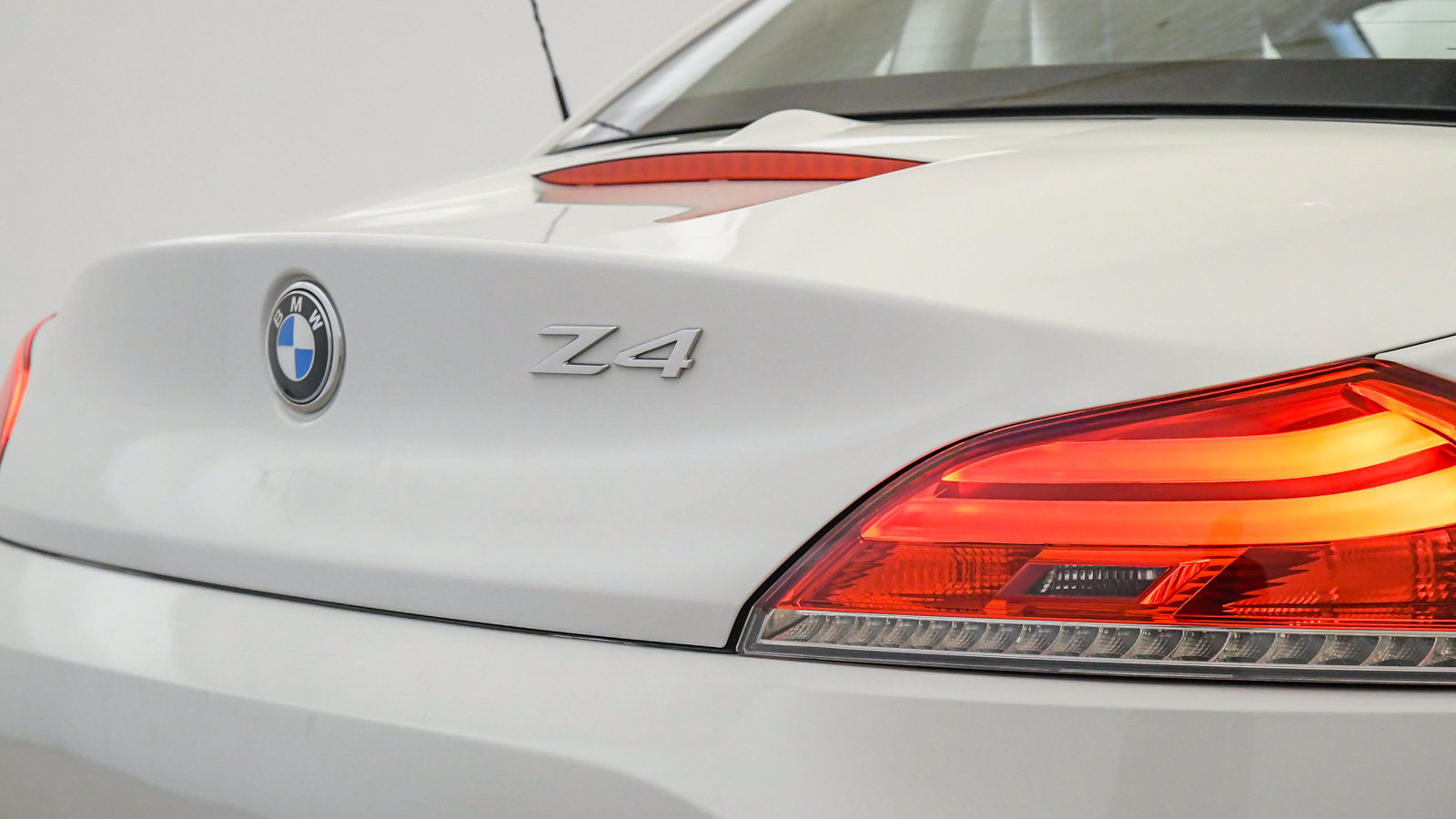 Used 2016 BMW Z4 sDrive28i RWD image 14