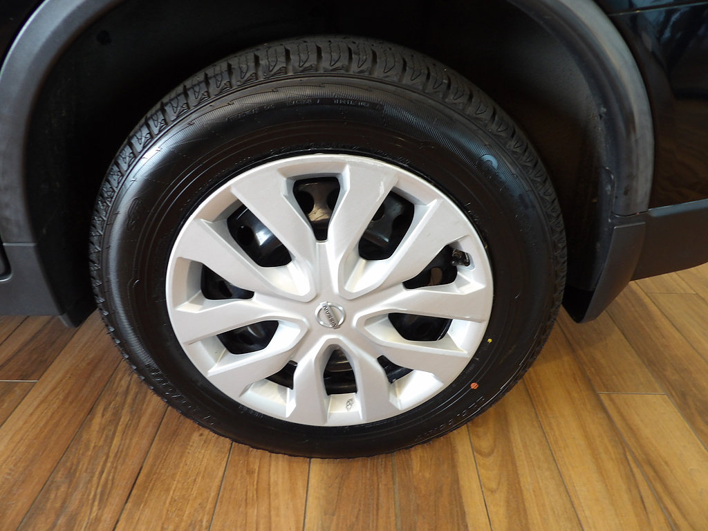 Used 2016 Nissan Rogue S FWD image 9