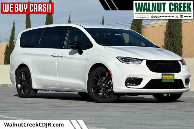 New 2026 Chrysler Pacifica Select