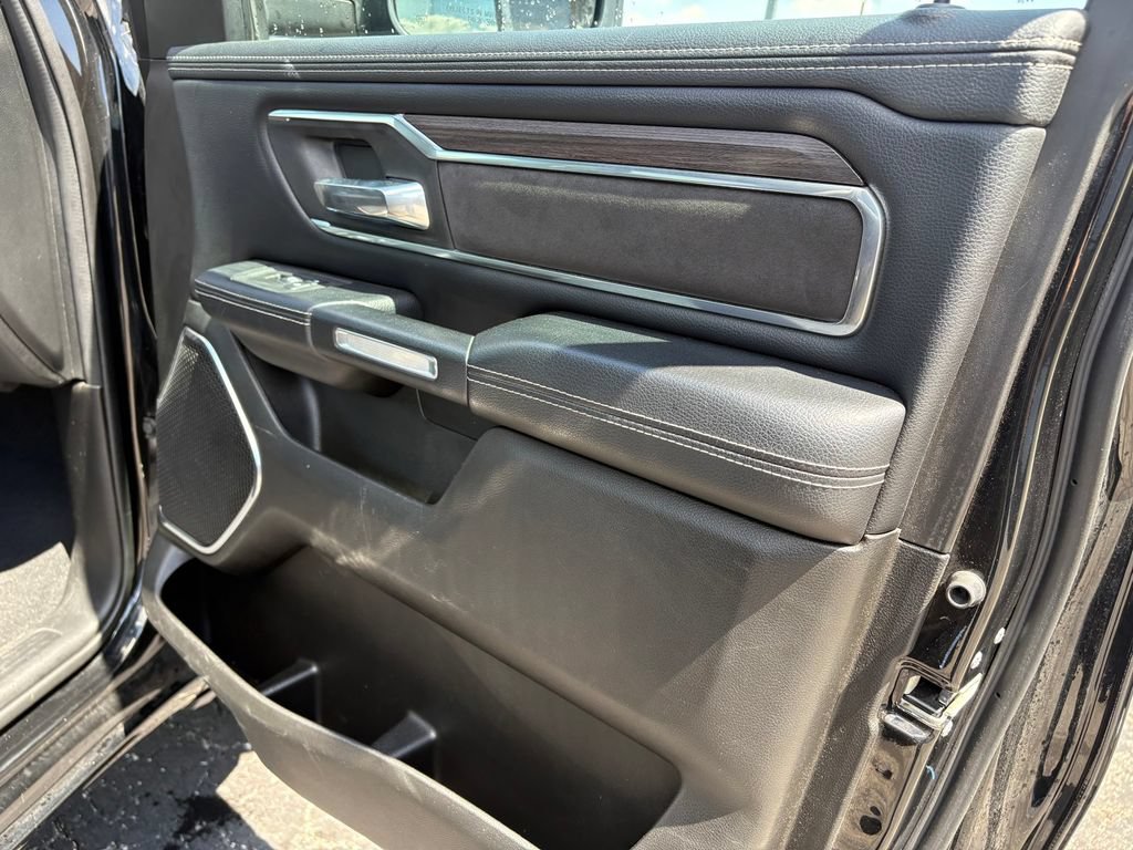 Used 2025 RAM 1500 Laramie AWD/4WD image 11
