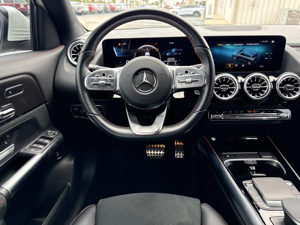 Used 2023 Mercedes-Benz GLA 35 AMG 4MATIC image 17