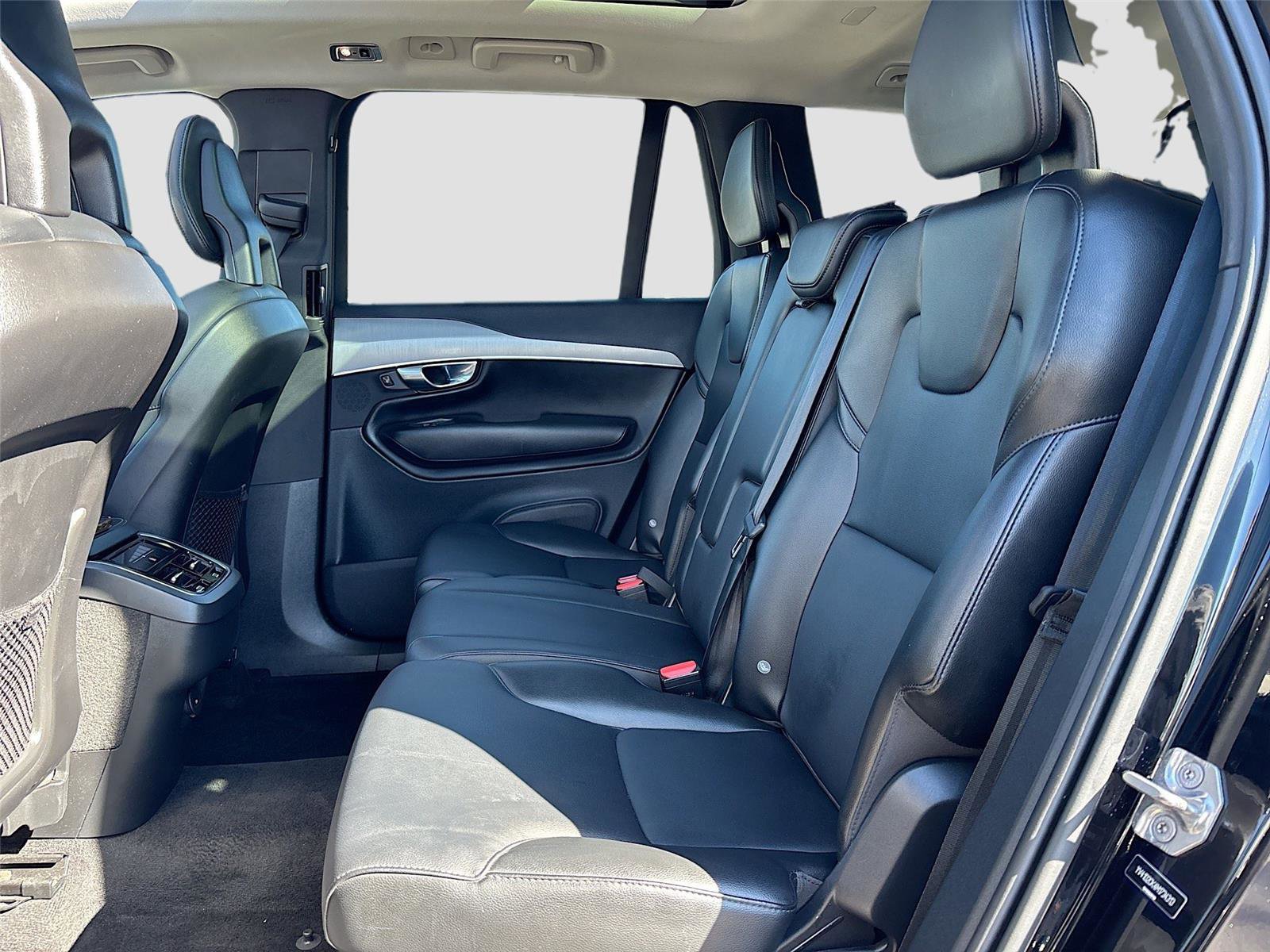 Used 2021 Volvo XC90 T5 Momentum w/ Climate Package FWD image 26
