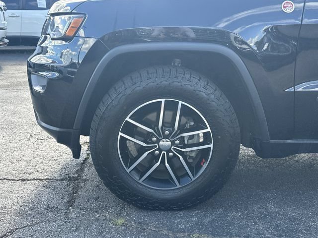 Used 2017 Jeep Grand Cherokee Trailhawk AWD/4WD image 13