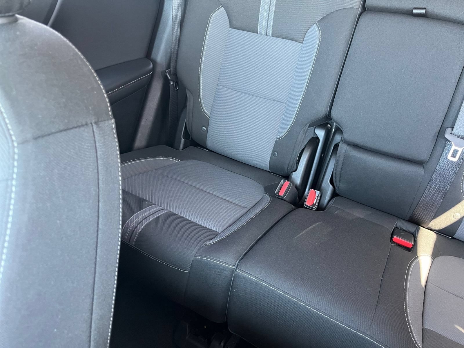 Used 2025 Chevrolet Blazer LT FWD image 39