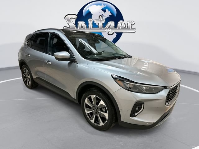 Used 2023 Ford Escape Platinum w/ Premium Technology Package image 3