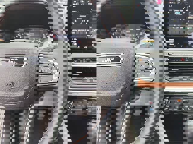 Used 2022 Jeep Compass Limited image 22