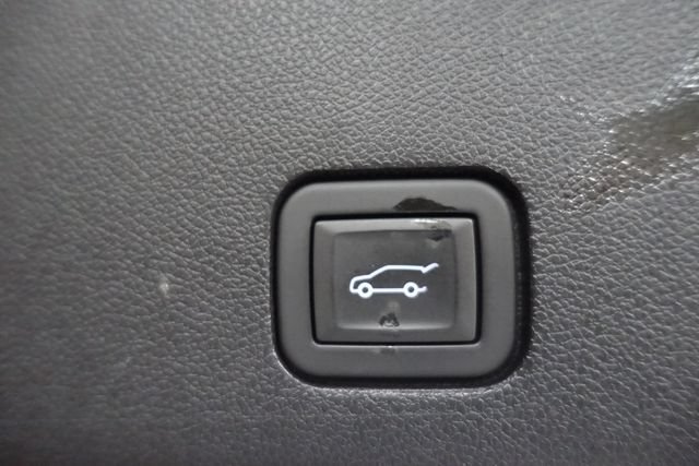Used 2024 Cadillac XT6 Sport w/ LPO, Floor Liner Package AWD/4WD image 24