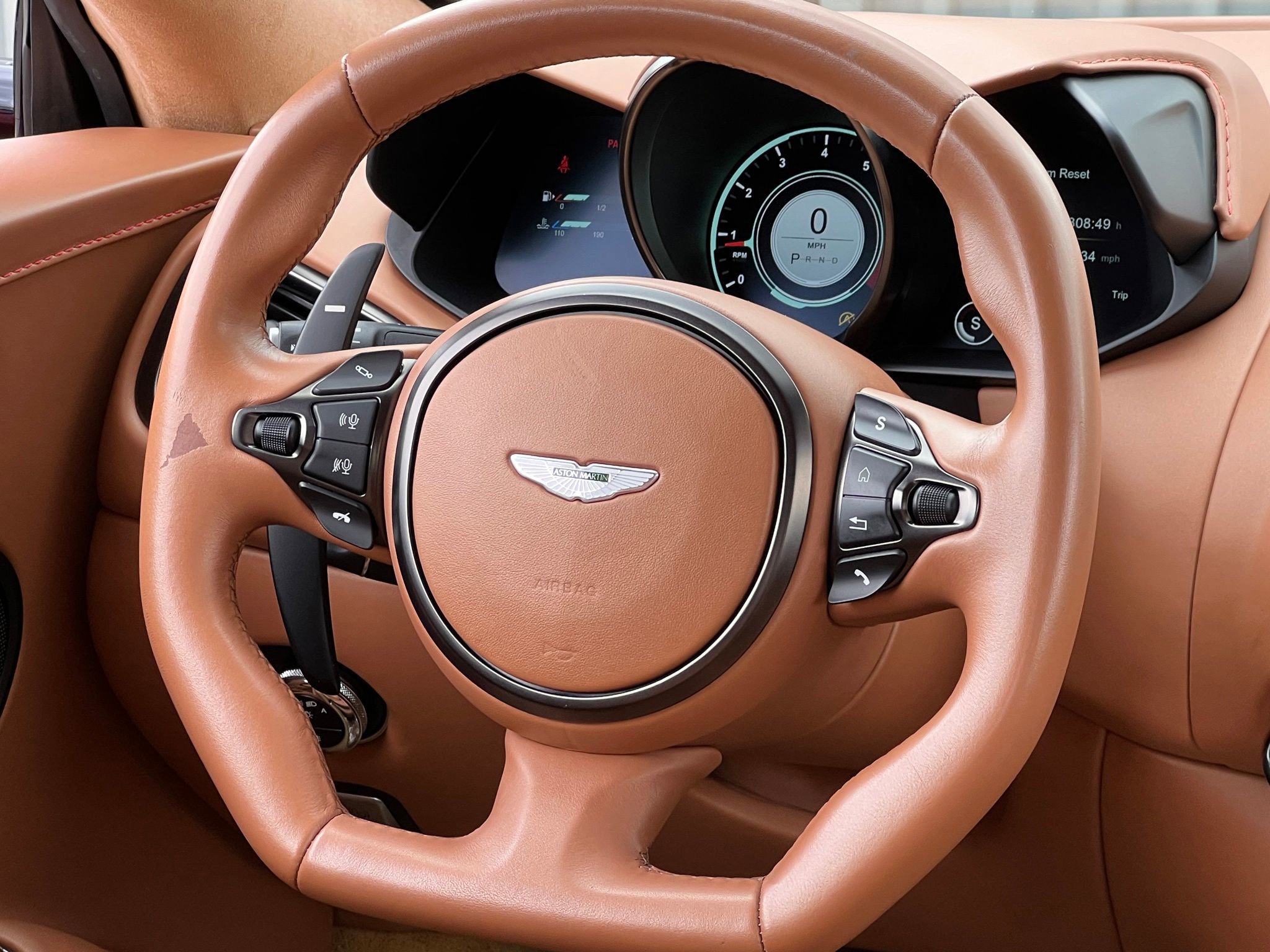 Used 2019 Aston Martin V8 Vantage Coupe RWD image 23