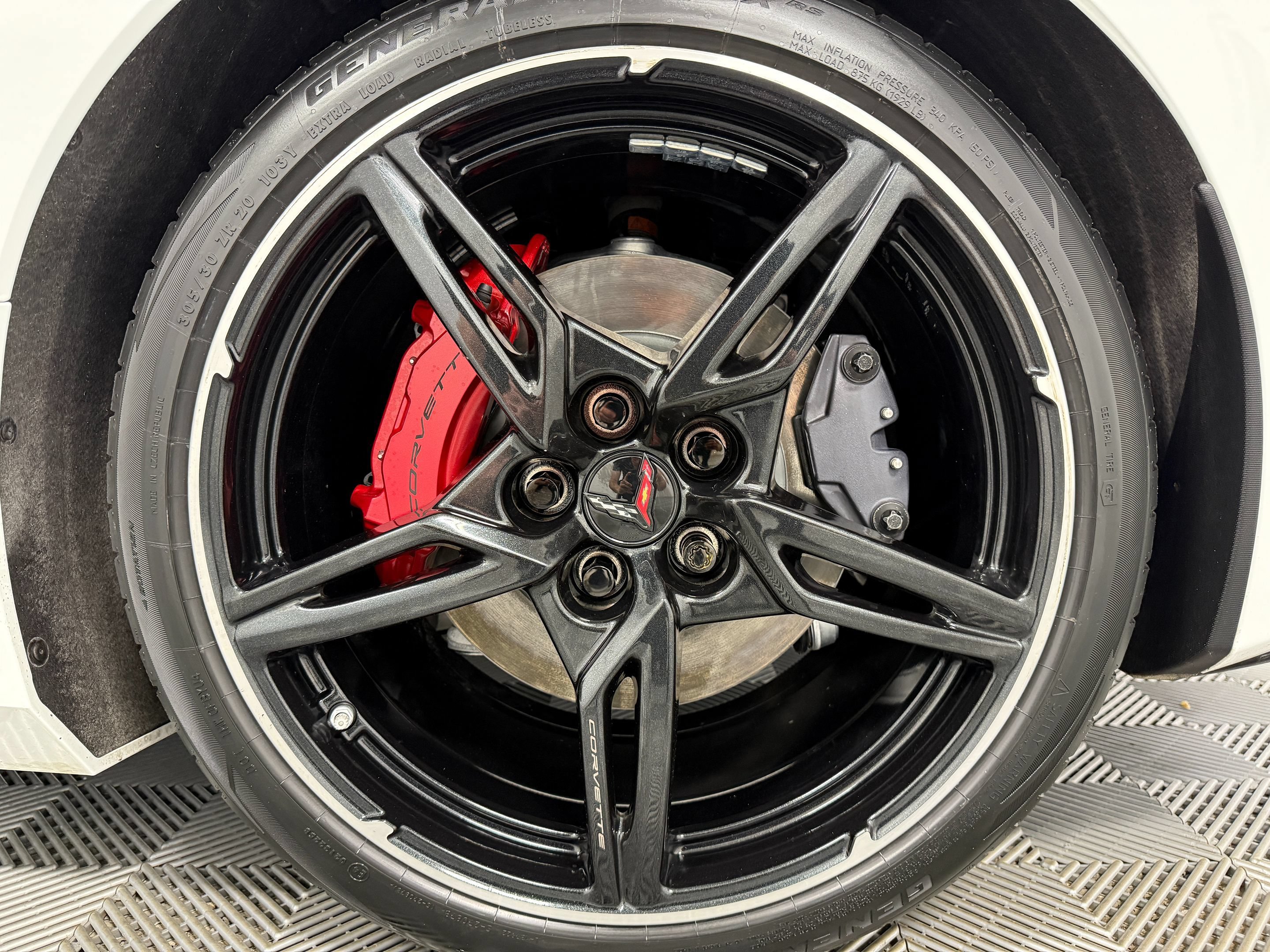Used 2023 Chevrolet Corvette Stingray Premium Conv w/ Battery Protection Package RWD image 35