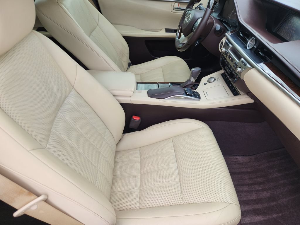 Used 2016 Lexus ES 350 w/ Luxury Package w/Wood Trim FWD image 13