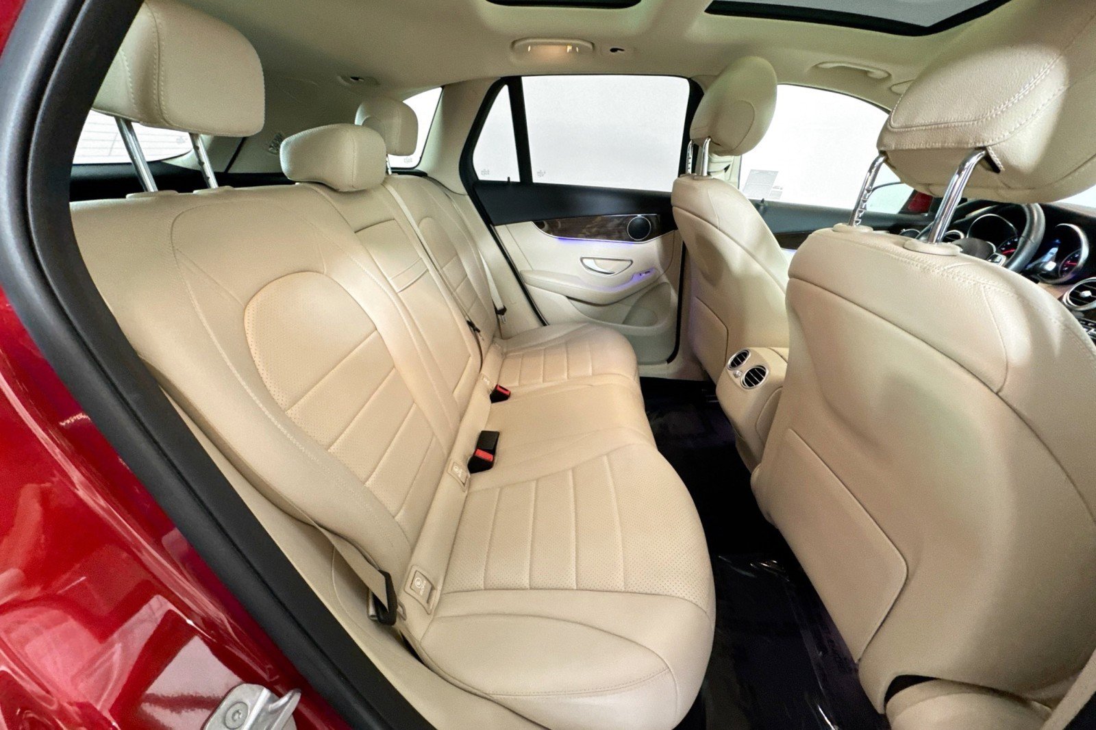 Used 2021 Mercedes-Benz GLC 300 4MATIC image 26