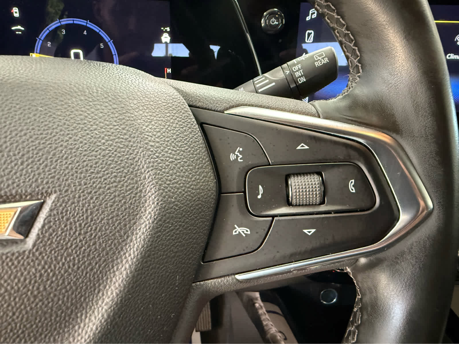 Used 2025 Chevrolet Trax LT w/ Driver Confidence Package image 13